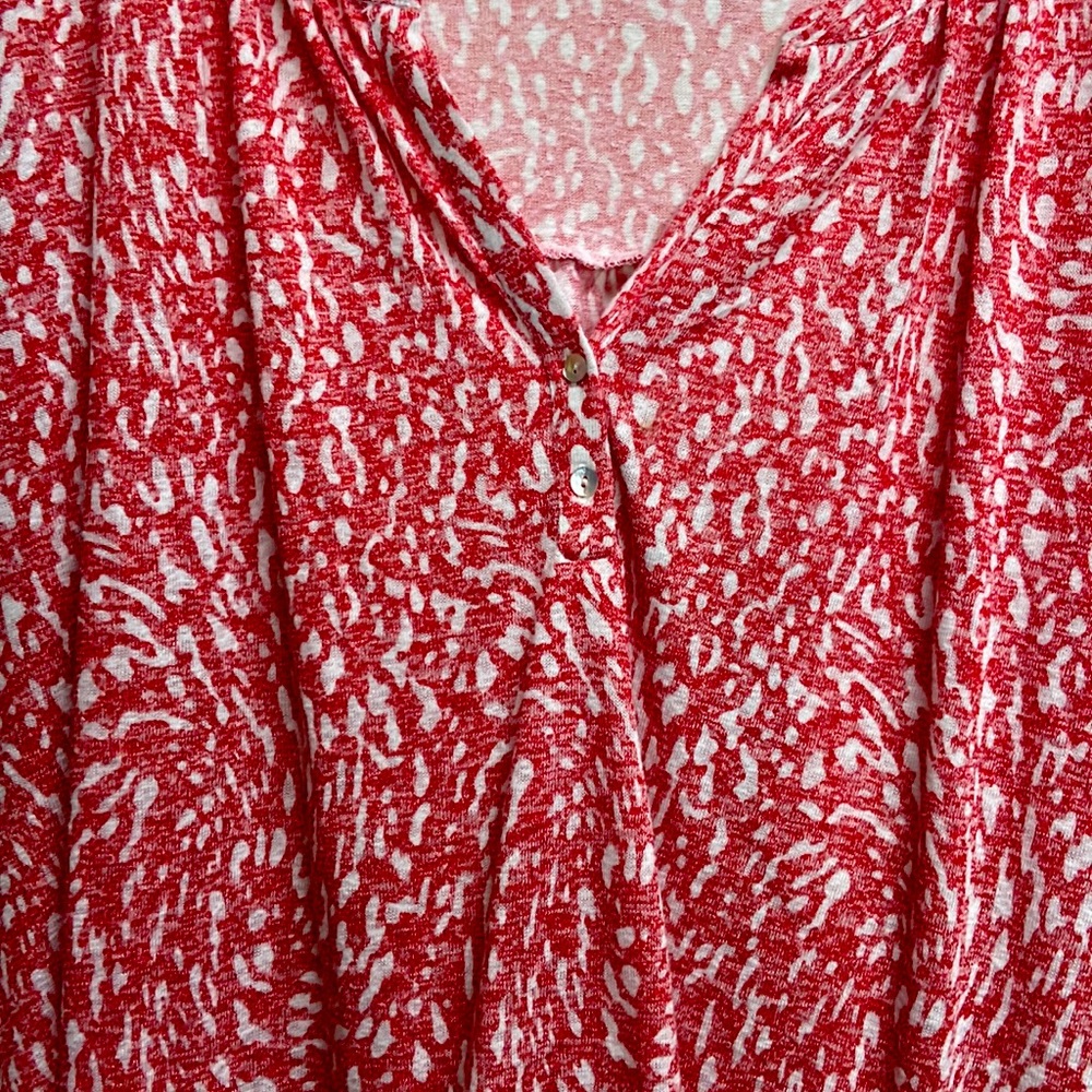 Red and white long tunic very light, weight 3X cap sleeves